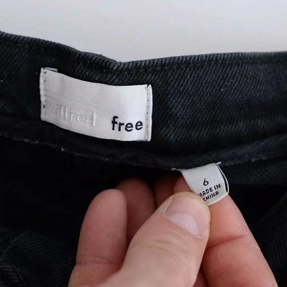 Aritzia Wilfred Free Black Tapered Straight Leg Denim Jeans Size 6 - Picture 15 of 15